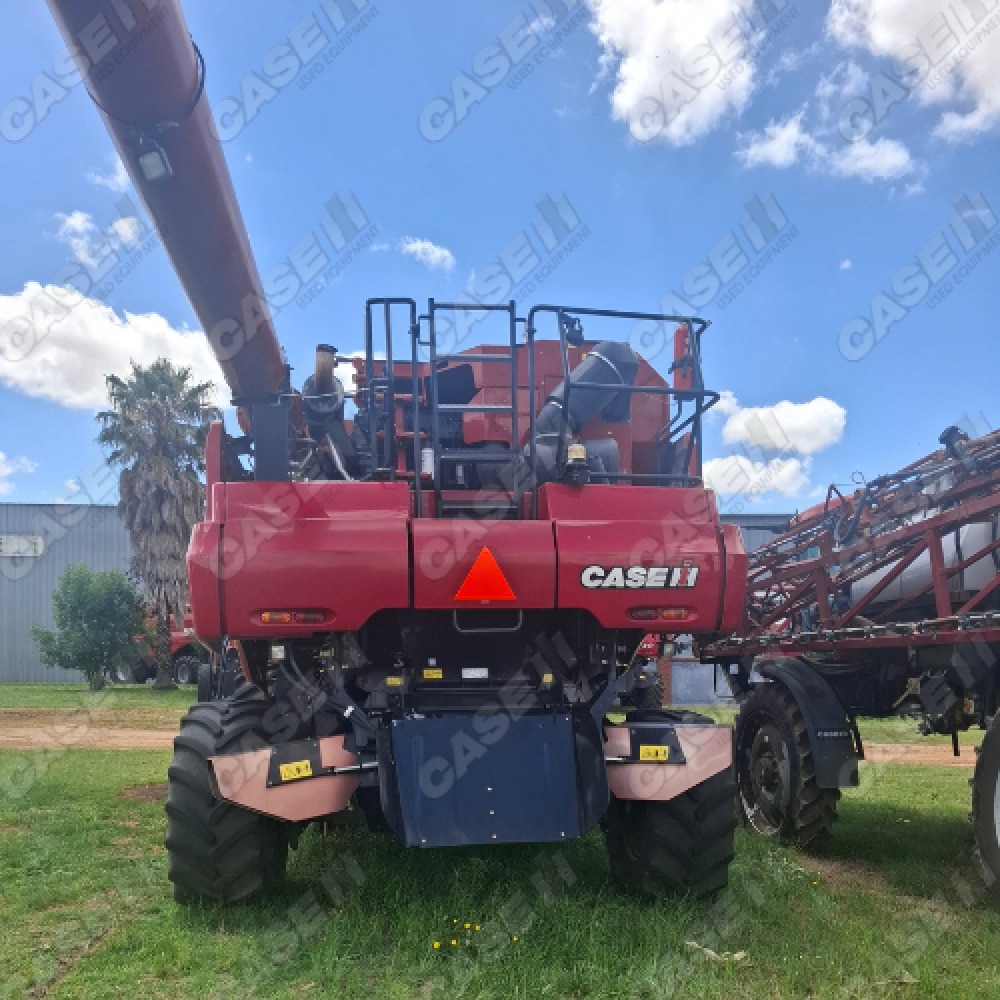 Case IH 8230 Axial-Flow Combine Harvester