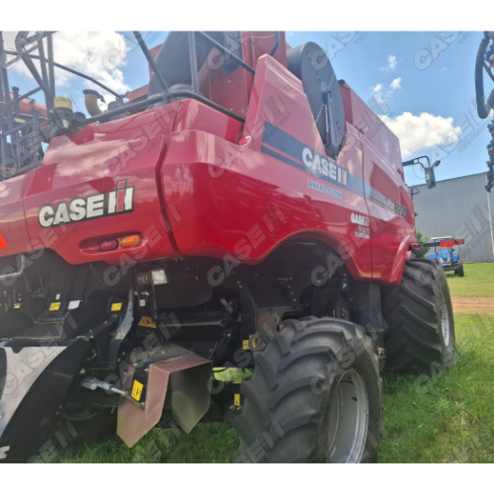 Case IH 8230 Axial-Flow Combine Harvester