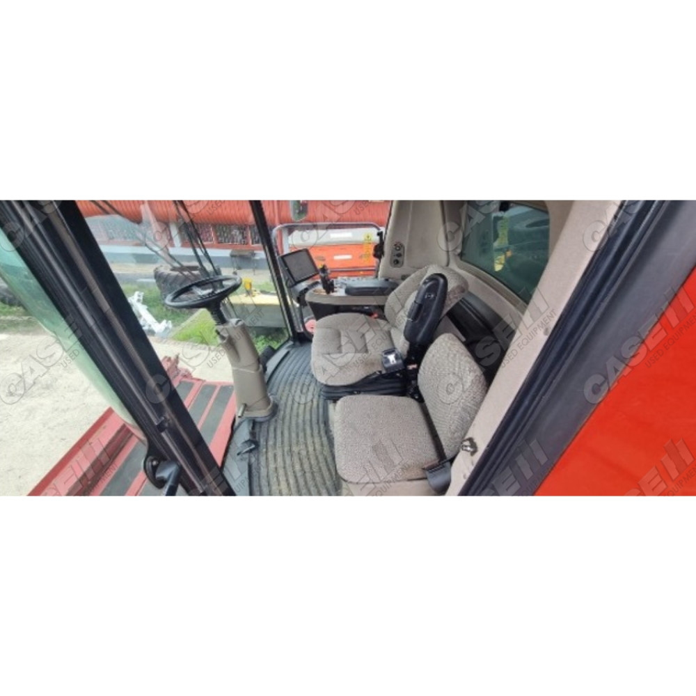 CASE IH 8240 COMBINE