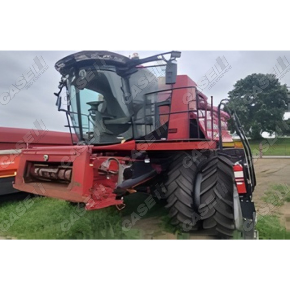 CASE IH 8240 COMBINE