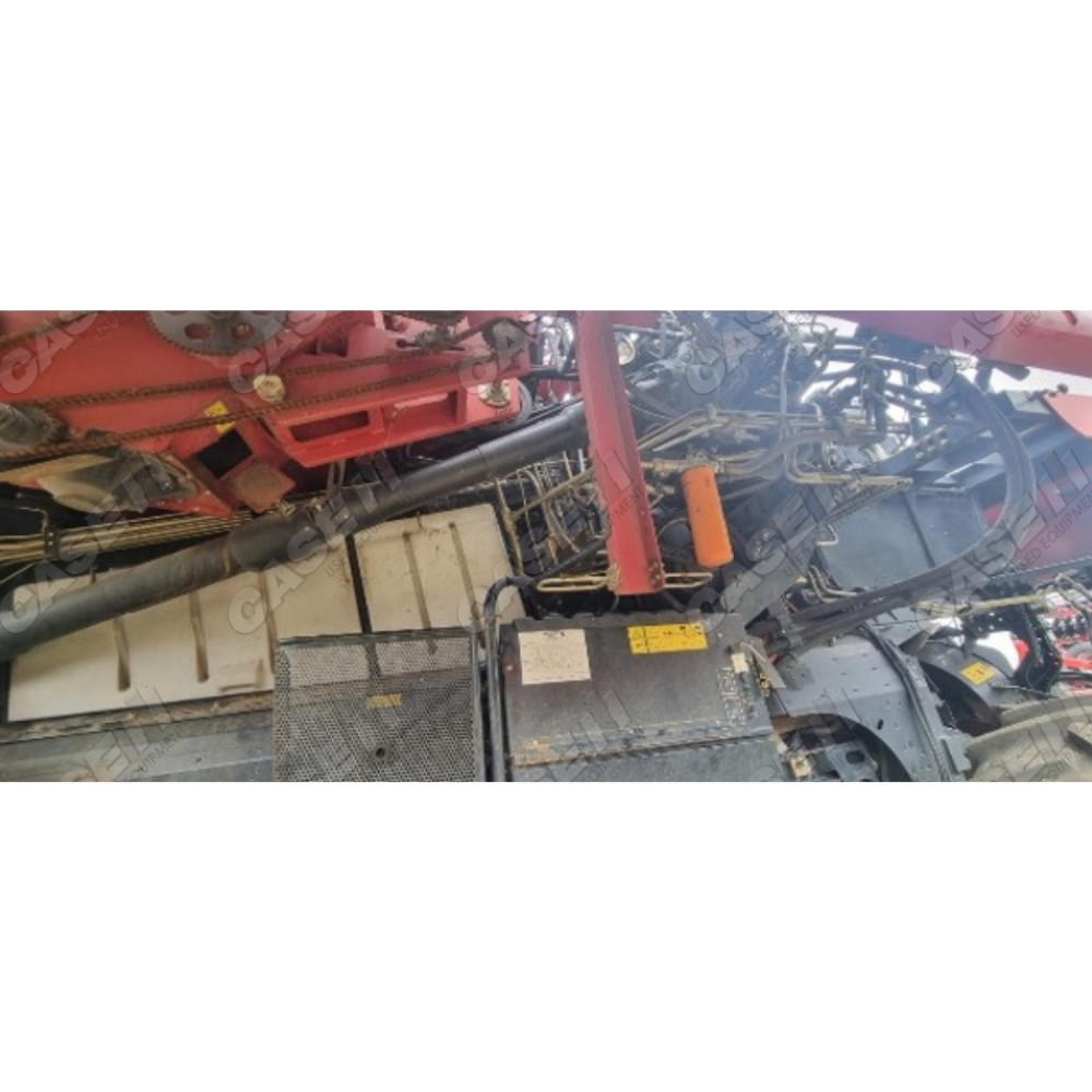 CASE IH 8240 COMBINE