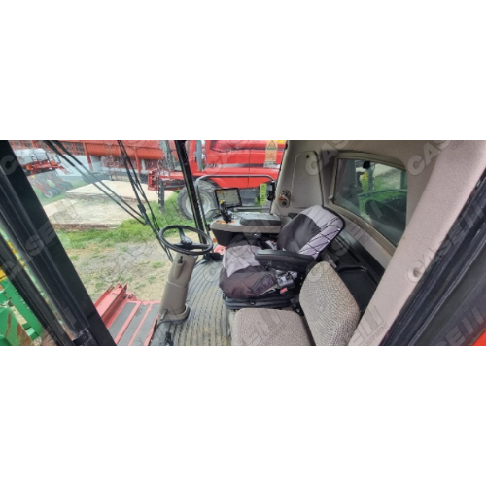 CASE IH 8240 COMBINE