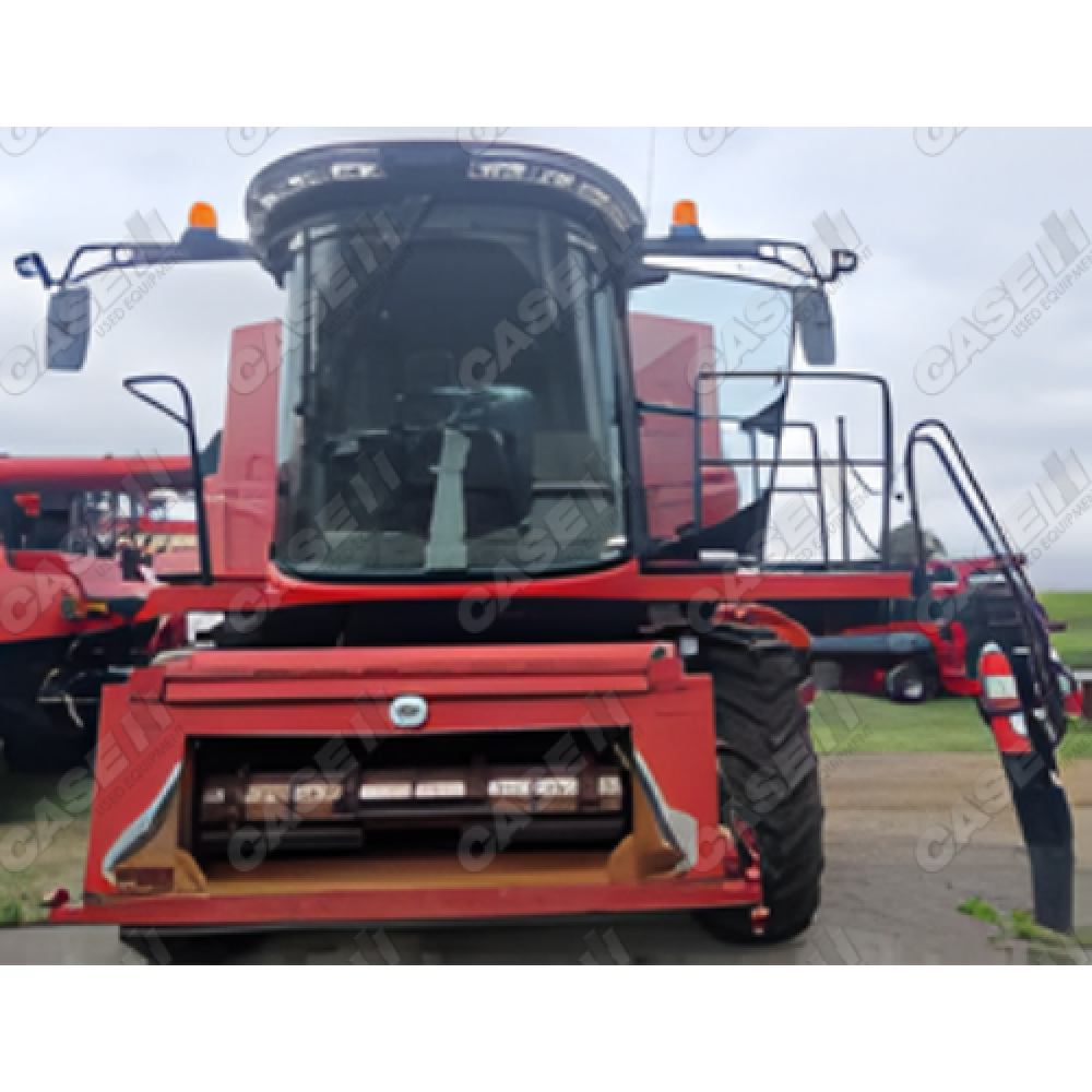 CASE IH 8240 COMBINE