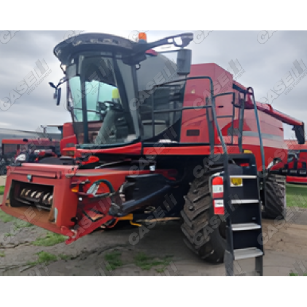 CASE IH 8240 COMBINE