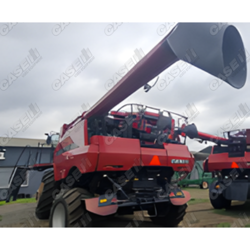CASE IH 8240 COMBINE