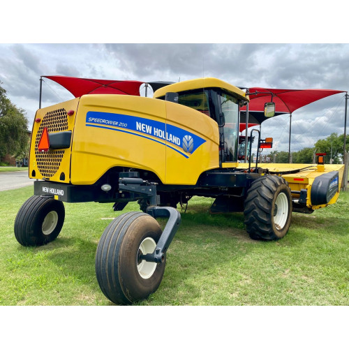 New Holland Windrower SR200