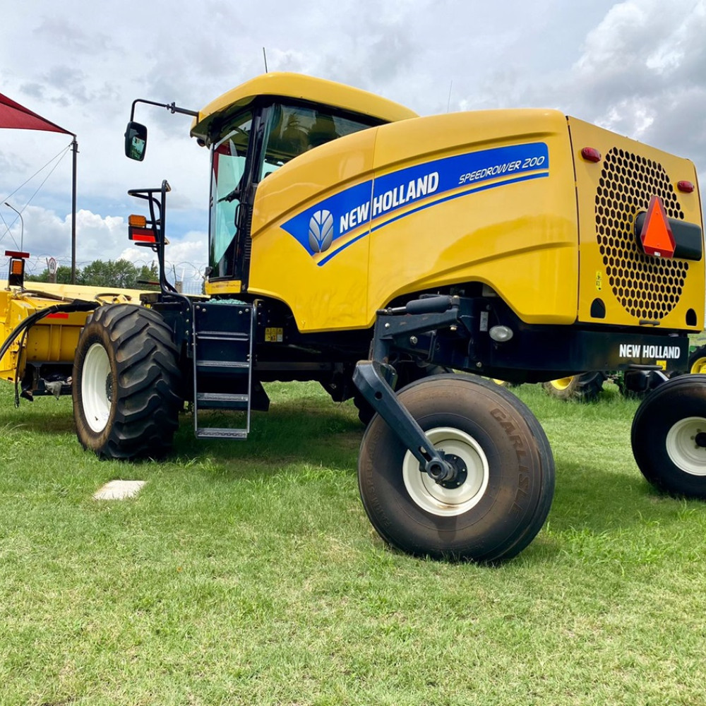 New Holland Windrower SR200