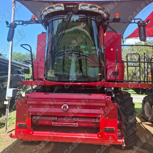 Case IH 9250 Axial-Flow Combine Harvester