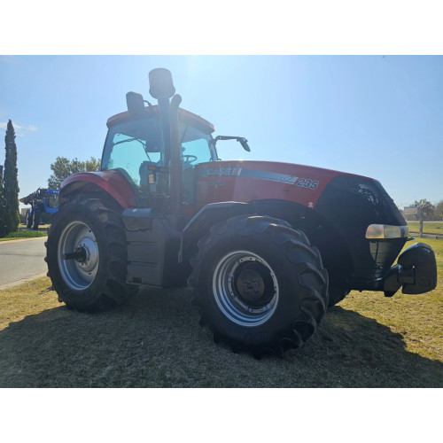 CASE IH Magnum 235